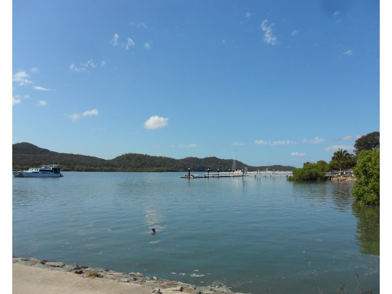 50 Highland Ridge Rd, Russell Island QLD 4184