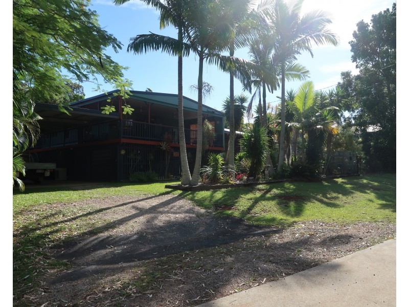 16 Noyes Pde, Karragarra Island QLD 4184