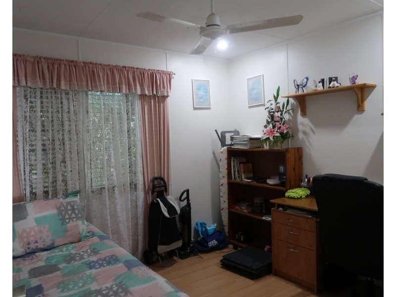 16 Noyes Pde, Karragarra Island QLD 4184