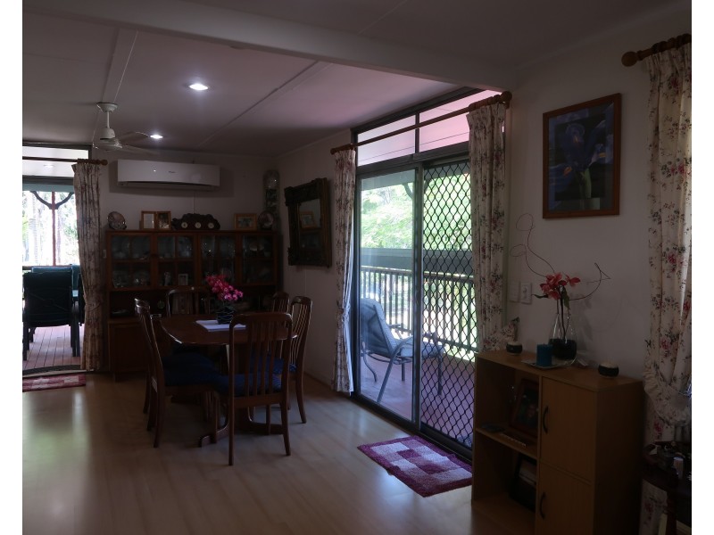 16 Noyes Pde, Karragarra Island QLD 4184
