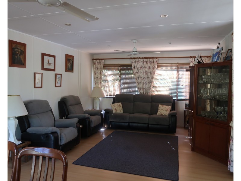 16 Noyes Pde, Karragarra Island QLD 4184