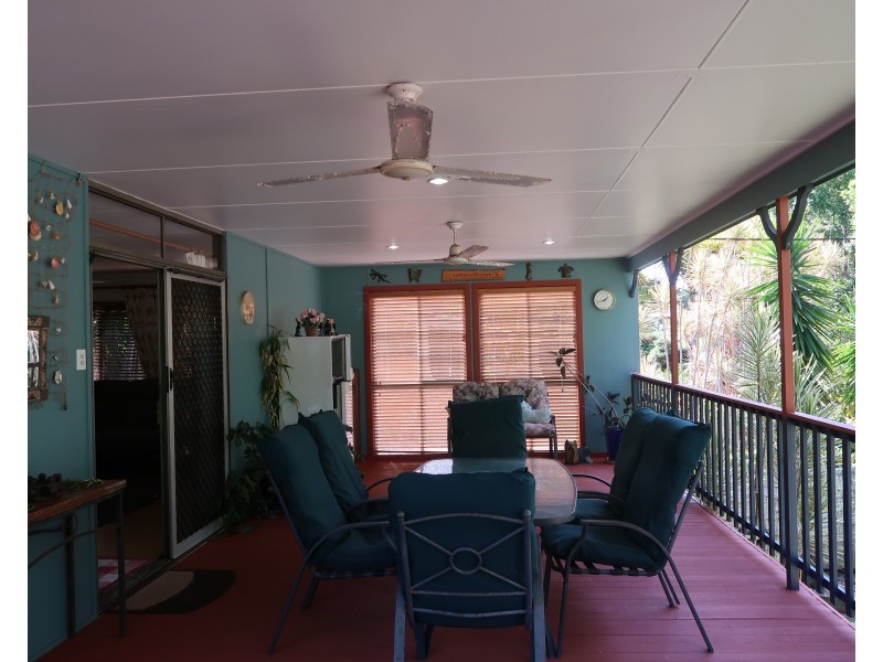 16 Noyes Pde, Karragarra Island QLD 4184