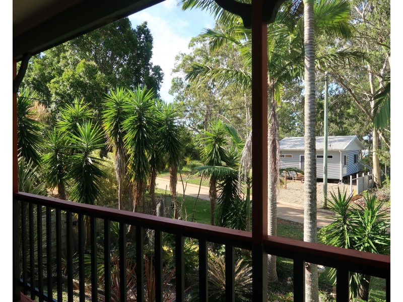 16 Noyes Pde, Karragarra Island QLD 4184