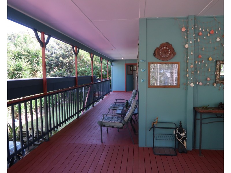 16 Noyes Pde, Karragarra Island QLD 4184