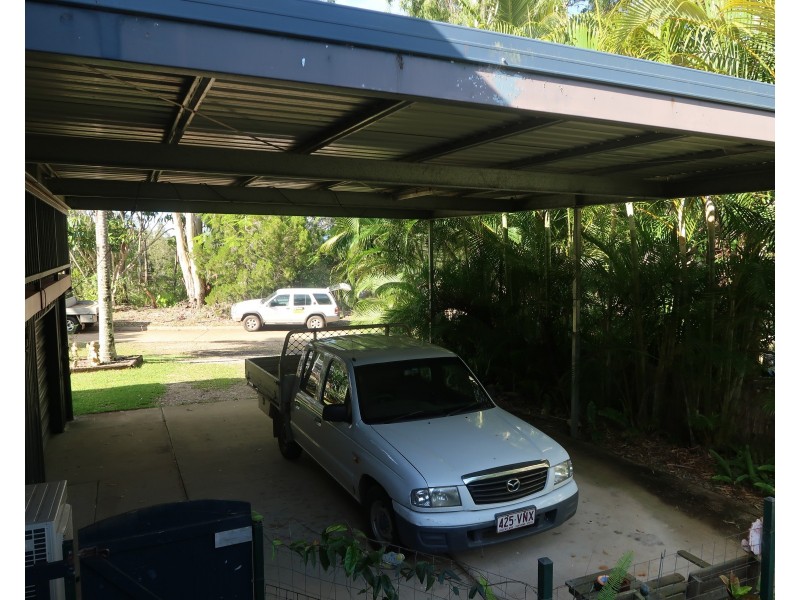 16 Noyes Pde, Karragarra Island QLD 4184