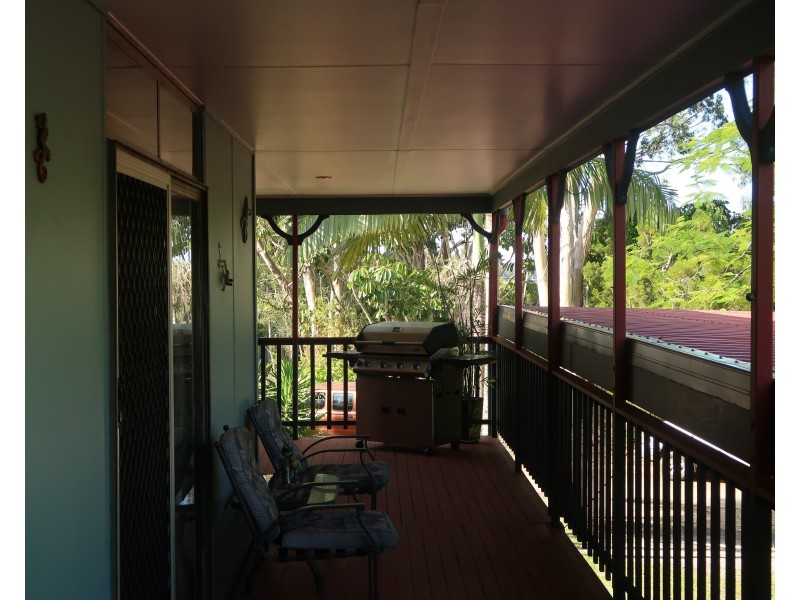 16 Noyes Pde, Karragarra Island QLD 4184