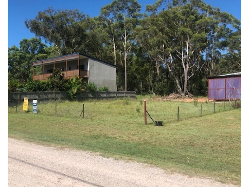 55 Darwallah Av, Russell Island QLD 4184