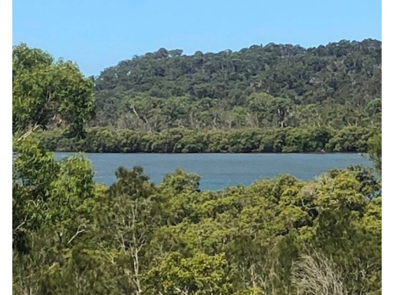 33 AQUAMARINE AV, Russell Island QLD 4184