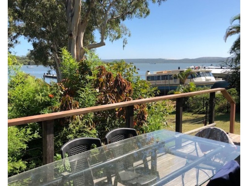 1A Bayview Rd, Russell Island QLD 4184