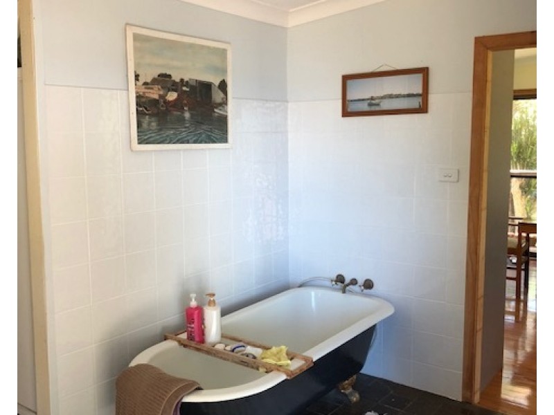 1A Bayview Rd, Russell Island QLD 4184