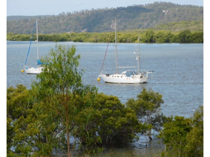 5 Jasper St, Russell Island QLD 4184