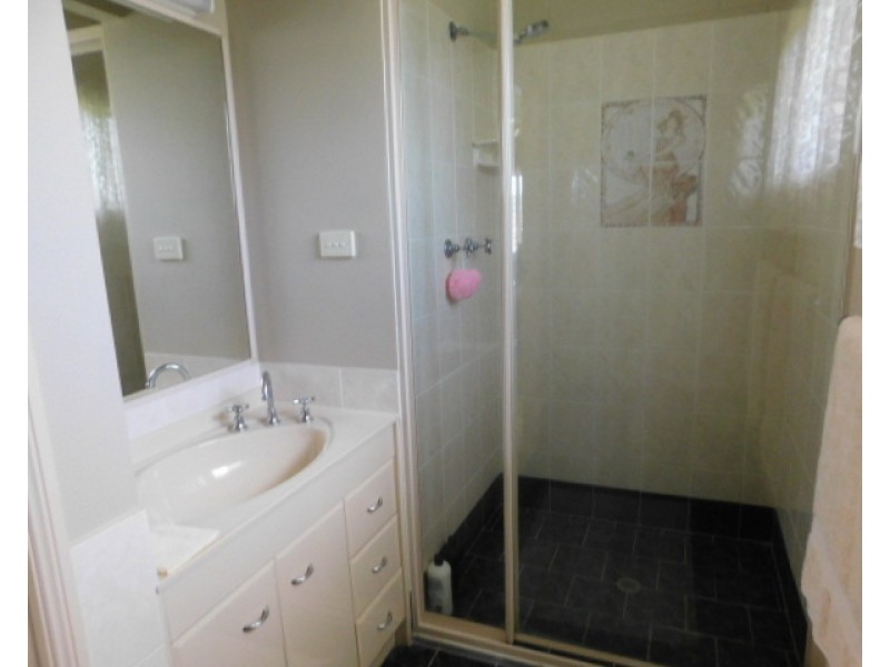 5 Jasper St, Russell Island QLD 4184