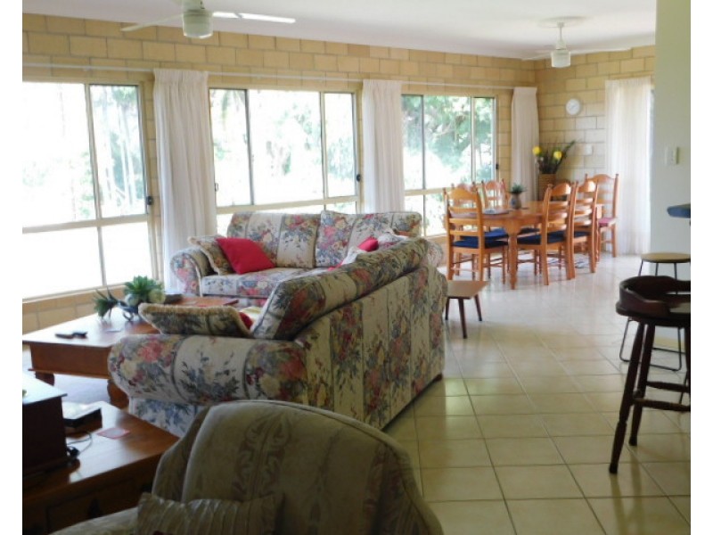 5 Jasper St, Russell Island QLD 4184