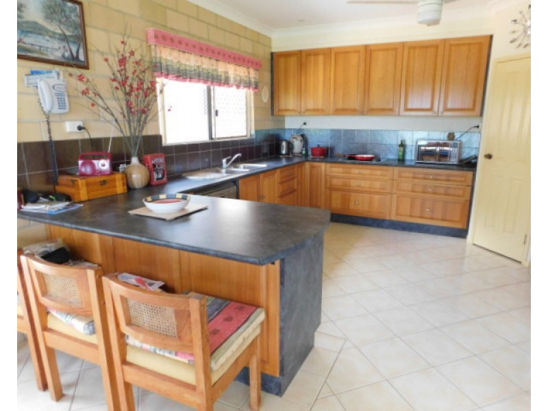 5 Jasper St, Russell Island QLD 4184