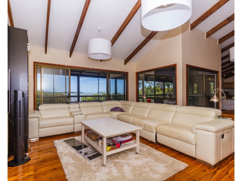 59 Canaipa Point Dr, Russell Island QLD 4184