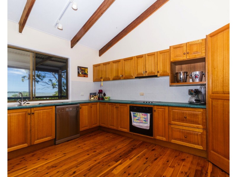 59 Canaipa Point Dr, Russell Island QLD 4184