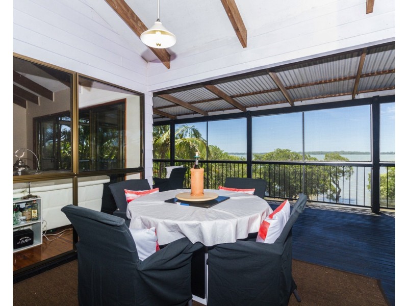 59 Canaipa Point Dr, Russell Island QLD 4184