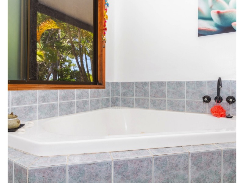 59 Canaipa Point Dr, Russell Island QLD 4184
