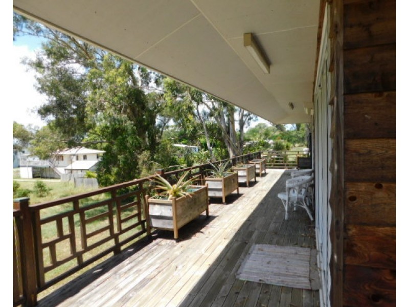17 Hill St, Russell Island QLD 4184