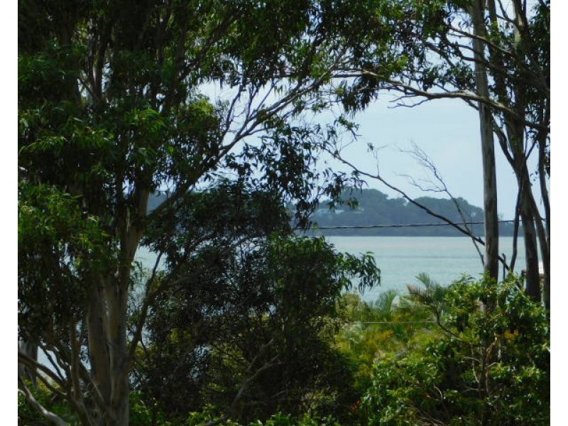 17 Hill St, Russell Island QLD 4184