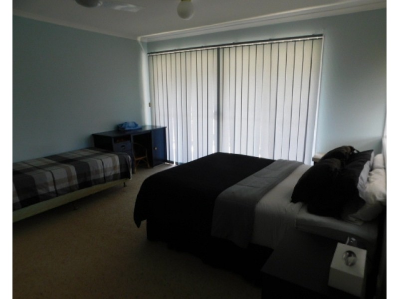 17 Hill St, Russell Island QLD 4184