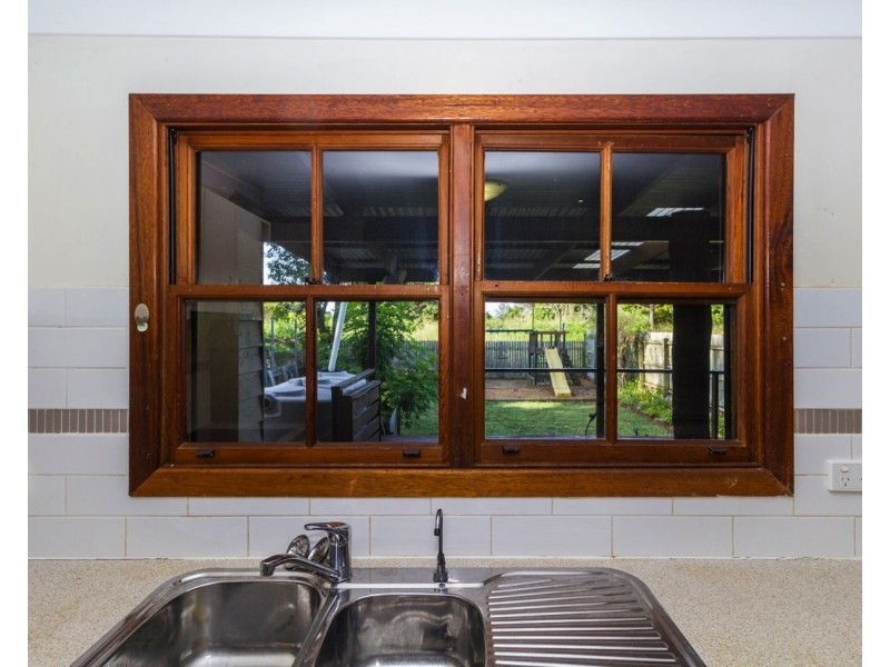 9 Kings Rd, Russell Island QLD 4184