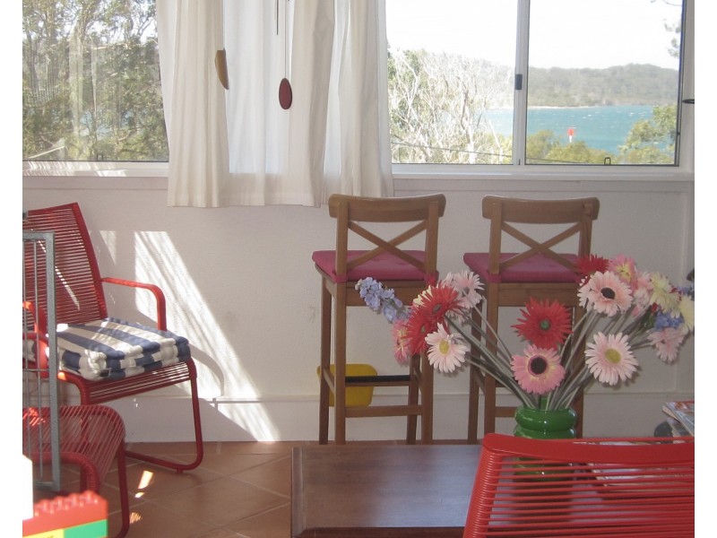 74 Crescent Dr, Russell Island QLD 4184