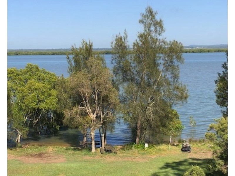74 Deenya Pde, Russell Island QLD 4184