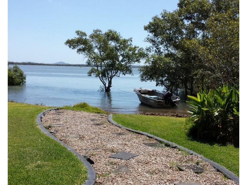 55 Bangalow St, Russell Island QLD 4184