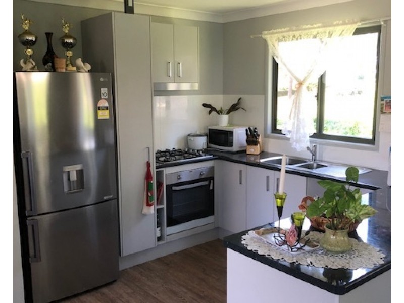 17 Bernborough St, Russell Island QLD 4184