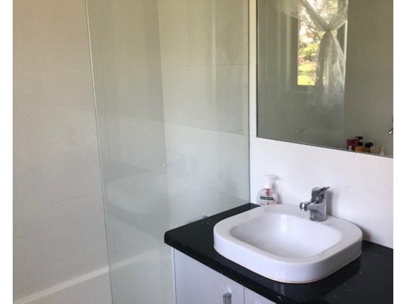 17 Bernborough St, Russell Island QLD 4184