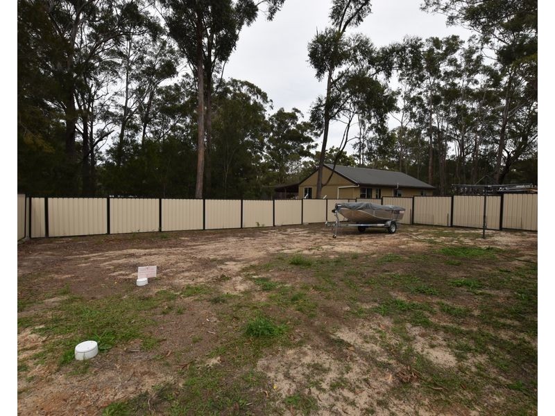 2 Crystal St, Russell Island QLD 4184