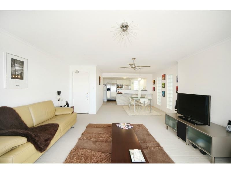 1/24 Maloja Avenue, Caloundra QLD 4551