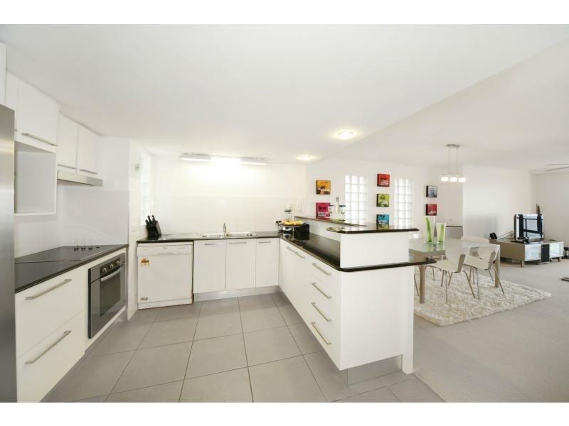 1/24 Maloja Avenue, Caloundra QLD 4551