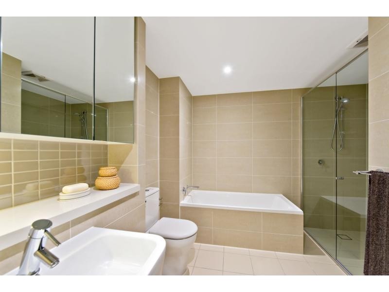 81 Shoreline Drive, Rhodes NSW 2138