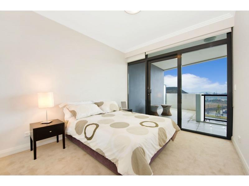 77 Shoreline Drive, Rhodes NSW 2138