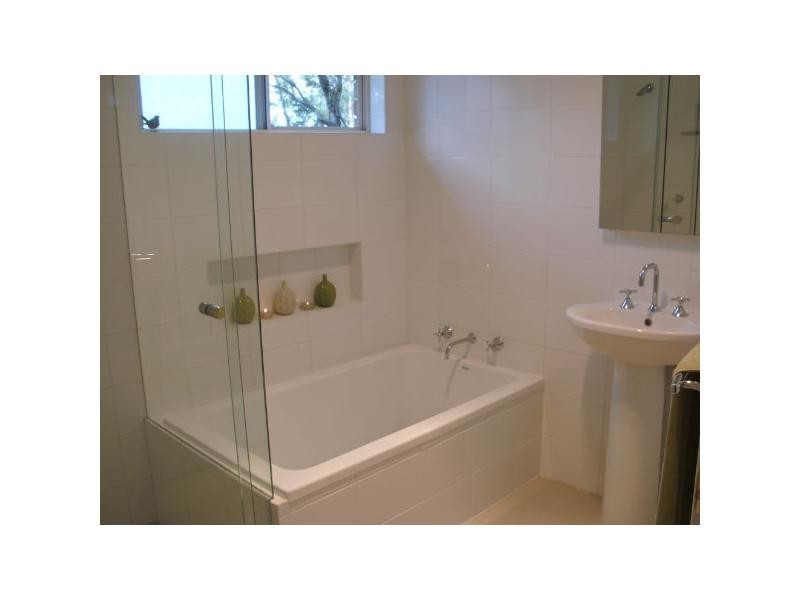 22 Maranoa Street, Wyoming NSW 2250