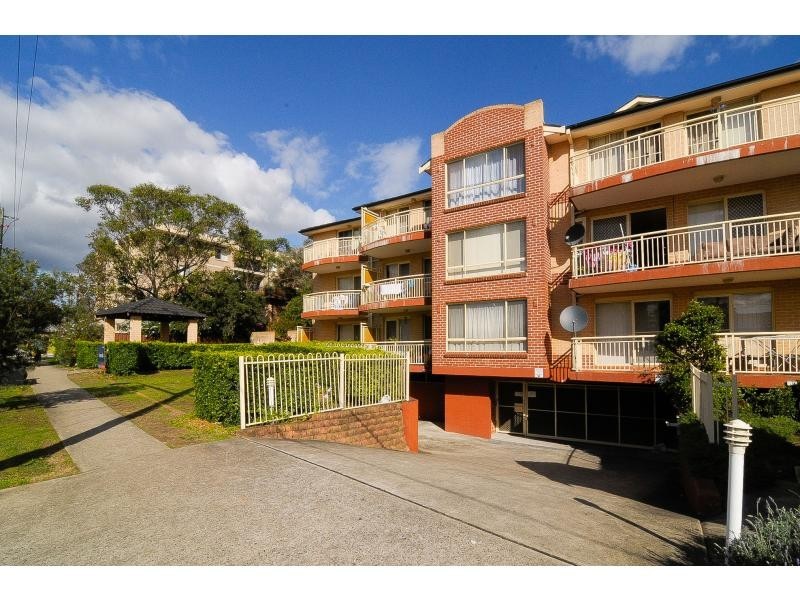 18/8-10 Fifth Avenue, Blacktown NSW 2148