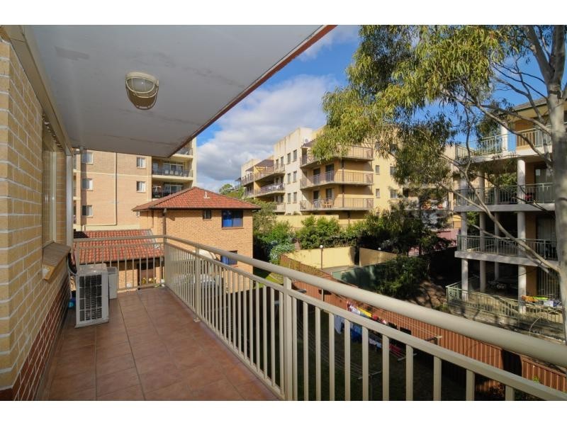18/8-10 Fifth Avenue, Blacktown NSW 2148