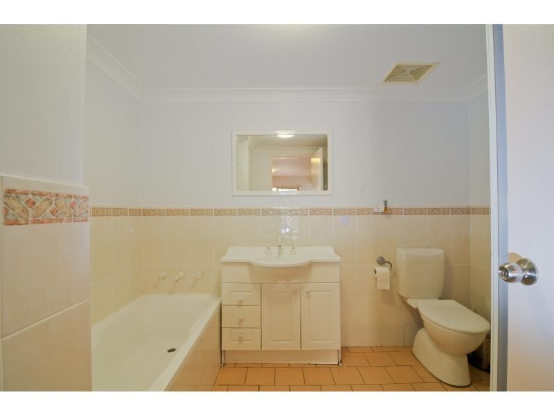 18/8-10 Fifth Avenue, Blacktown NSW 2148