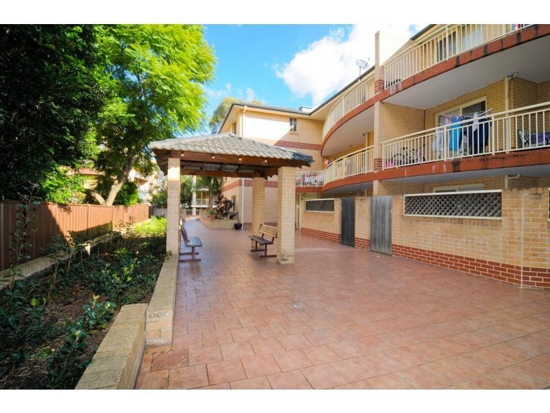 18/8-10 Fifth Avenue, Blacktown NSW 2148