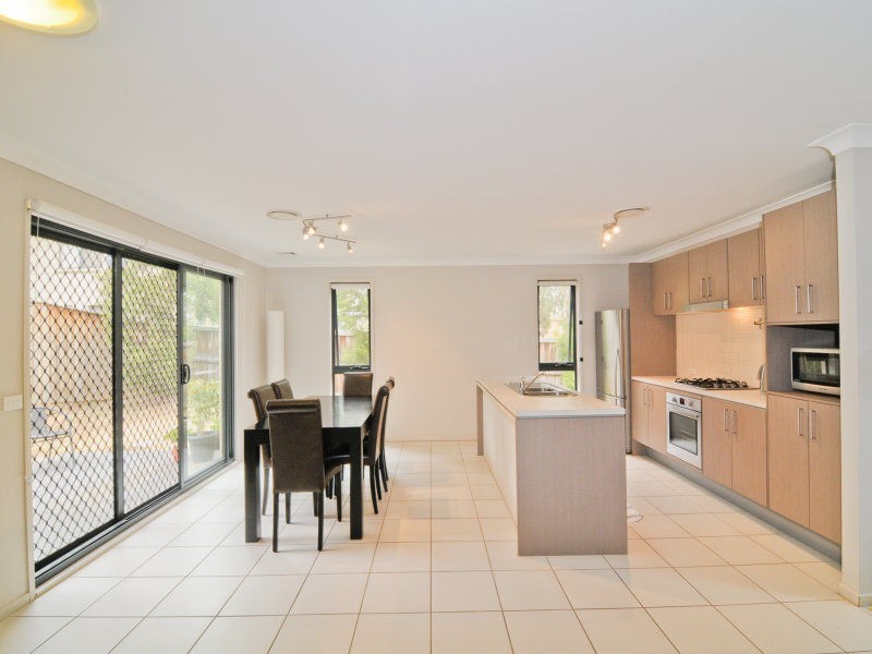 61 Treetop Circuit, Quakers Hill NSW 2763