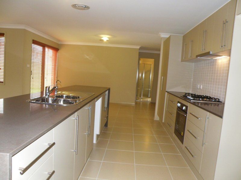 28 Paringa Drive, The Ponds NSW 2769