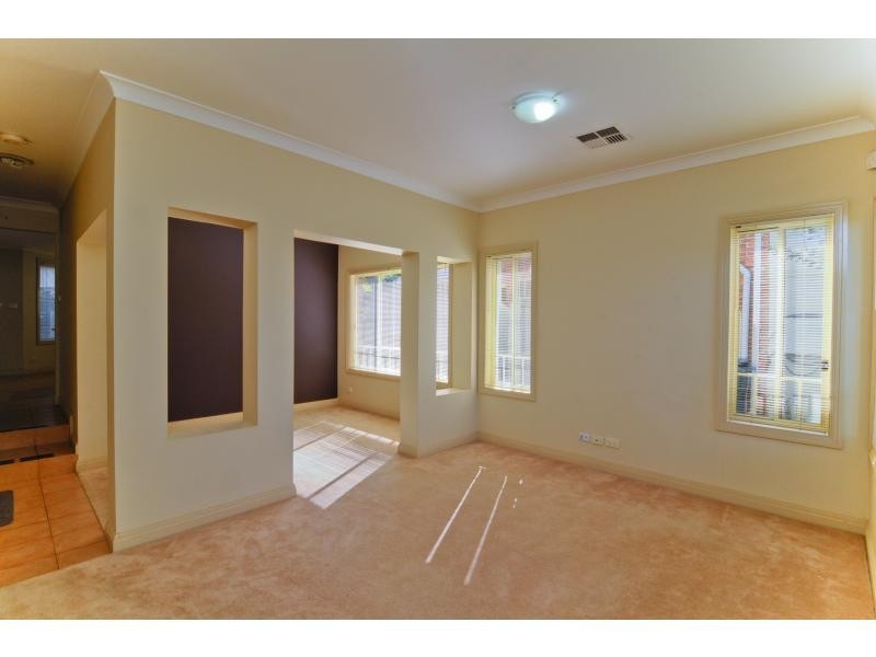 19 Garnet Grove, Glenwood NSW 2768