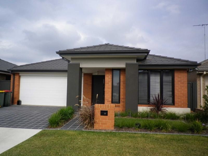 17 Taradale Drive, Ropes Crossing NSW 2760