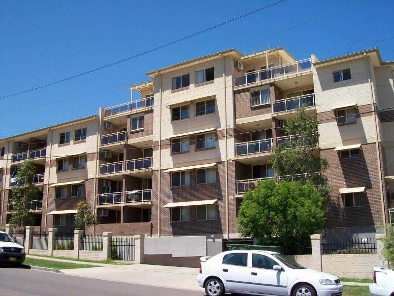 12/14 Fourth Avenue, Blacktown NSW 2148
