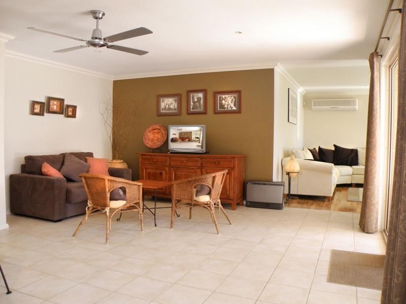 37 Valenti Cr, Kellyville NSW 2155