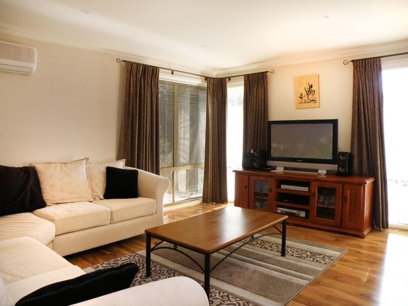 37 Valenti Cr, Kellyville NSW 2155