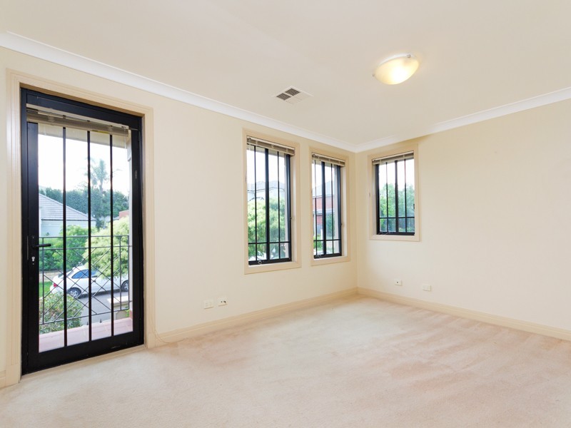 8 Garnet Grove, Glenwood NSW 2768