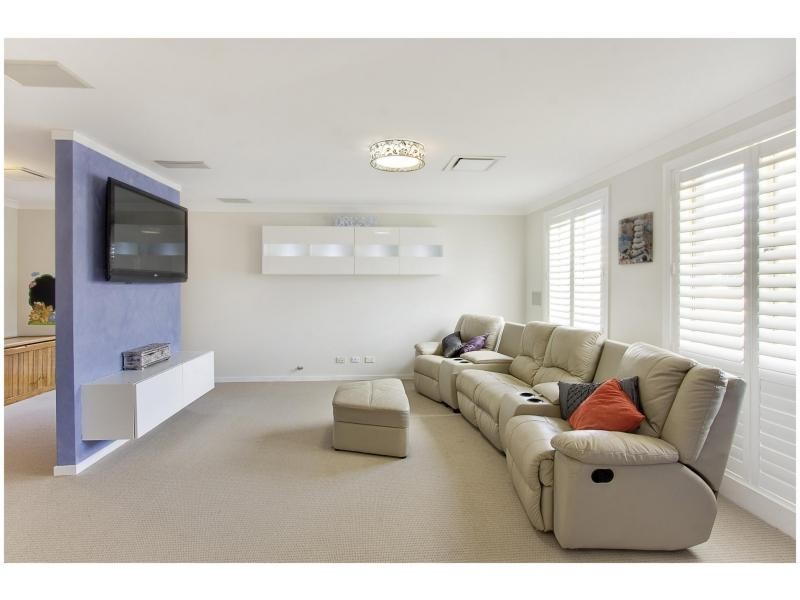 8 Collins Ct, Rouse Hill NSW 2155